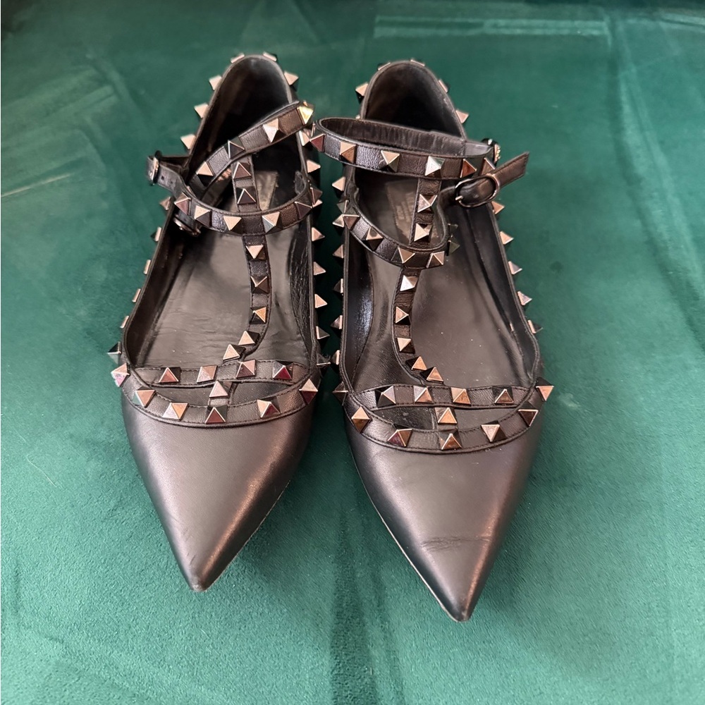 Valentino Garavani Rockstud Noir Smooth Leather Cage Flats